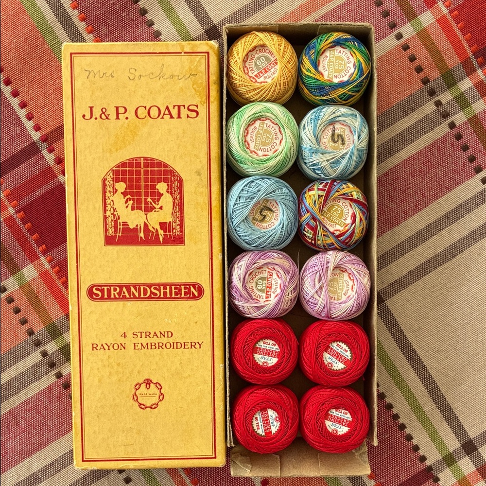 Cute VTG Tatting Cotton Thread and Box